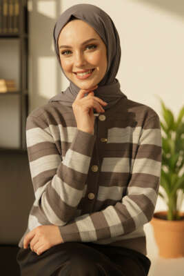 Pazarium - Gold Düğmeli Triko Kısa Hırka Füme