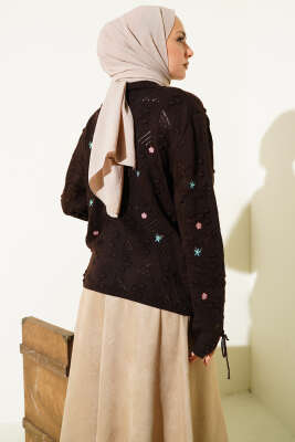 Kol Bağcıklı Çiçek Nakışlı Triko Kazak Kahve - Thumbnail