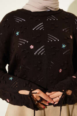 Kol Bağcıklı Çiçek Nakışlı Triko Kazak Kahve - Thumbnail