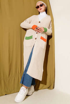 Renk Detaylı Salaş Bej Hırka - Thumbnail