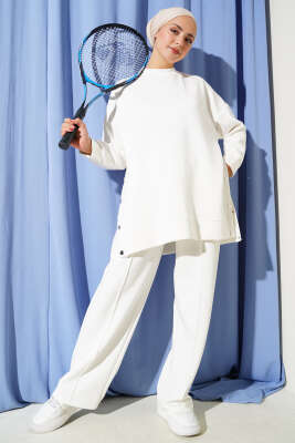 Pazarium - Bisiklet Yaka Yanları Metal Düğmeli İkili Takım Beyaz