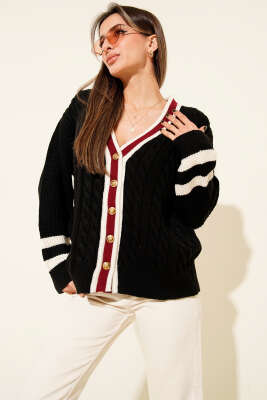 Pazarium - Gold Düğmeli Şeritli Triko Hırka Siyah