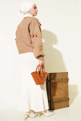 Kiraz Salkımlı Kısa Triko Hırka Latte - Thumbnail