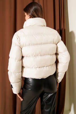 Dik Yaka Fermuarlı Kısa Şişme Mont Taş - Thumbnail