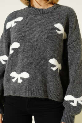 Kurdele İşlemeli Triko Kazak Füme - Thumbnail