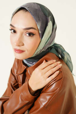 Pazarium - Şerit Geçişli Desen Detaylı Eşarp Zümrüt