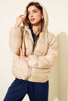 Kapüşonlu Fermuarlı Kısa Şişme Mont Bej - Thumbnail