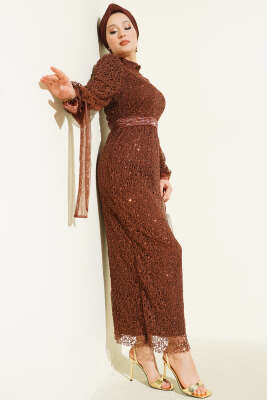 Pazarium - Bilek Tül Bağcıklı Pul Payet Abiye Elbise Kahve