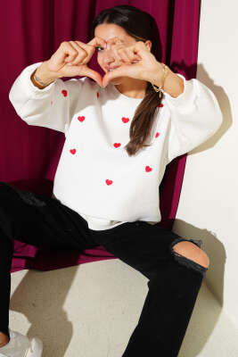 Kalp Nakış Detaylı Sweatshirt Ekru - Thumbnail