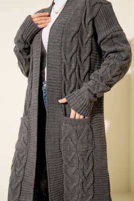 Cepli Örgü Desenli Uzun Hırka Füme - Thumbnail