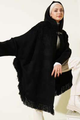 Pazarium - Kabartma Desen Püsküllü Kapüşonlu Panço Siyah