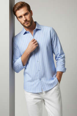 Pazarium - Çizgili Bilek Manşetli Erkek Gömlek Mavi