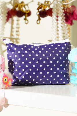 Pazarium - Puantiyeli Makyaj Çantası Mor