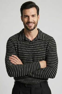 Pazarium - Çizgili Baskılı Erkek Triko Kazak Siyah