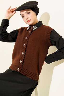 Pazarium - Fırfır Detaylı Düğmeli Triko Yelek Kahve