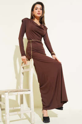 Pazarium - Degaje Yaka Zincir Kemerli Elbise Kahve