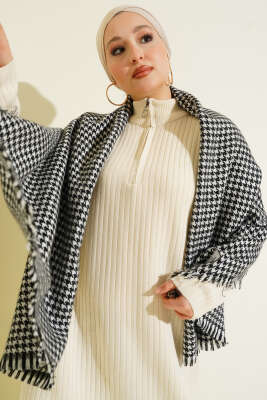 Pazarium - Kazayağı Desenli Omuz Şalı Siyah