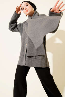 Atkılı Düğmeli Cepli Triko Hırka Füme - Thumbnail