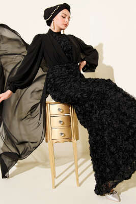 Pazarium - Çiçek Motifli Tül Pelerinli Abiye Elbise Siyah