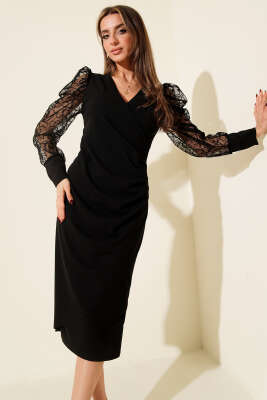 Pazarium - Dantel Kollu V Yaka Midi Elbise Siyah