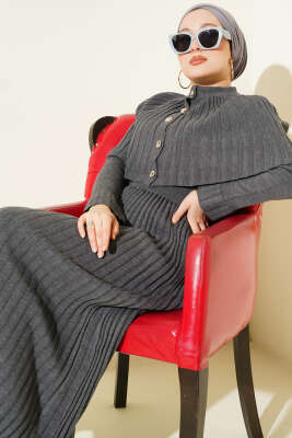 Pelerin Detaylı Pileli Triko Elbise Antrasit - Thumbnail