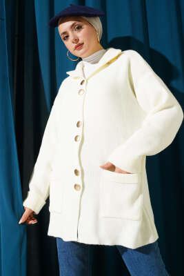 Pazarium - Gold Düğmeli Cepli Triko Hırka Ekru