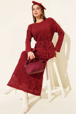 Pazarium - İp Kuşaklı Kare Ajurlu Triko Elbise Bordo