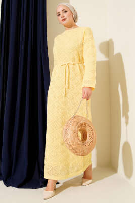 Pazarium - İp Kuşaklı Kare Ajurlu Triko Elbise Sarı