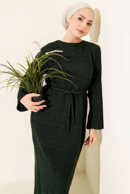 Pazarium - Yatay Ajurlu İp Kuşaklı Triko Elbise Zümrüt Yeşili