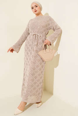 Pazarium - İp Kuşaklı Kare Ajurlu Triko Elbise Kemik