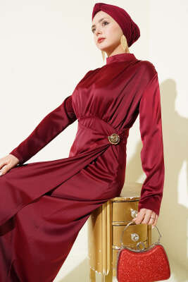 Pazarium - Yan Büzgülü Gold Tokalı Saten Abiye Bordo