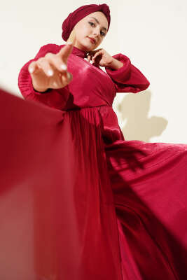 Pazarium - Yan Taş Detaylı Büzgülü Abiye Elbise Bordo