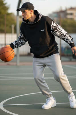 Pazarium - Grafiti Baskılı Kapüşonlu Erkek Sweatshirt Siyah