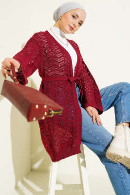 Pazarium - Zikzak Ajurlu Kuşaklı Triko Hırka Bordo