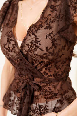 Fırfırlı Çiçekli Kolsuz Tül Bluz Kahve - Thumbnail