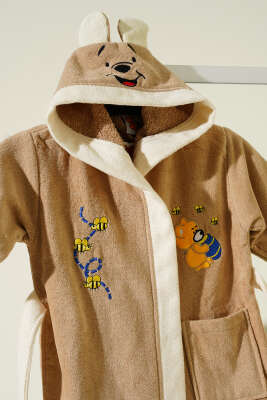 Yumuşak Dokulu Ayıcık Pooh Kapüşonlu Çocuk Bornozu Latte - Thumbnail