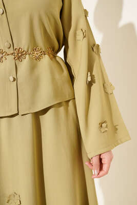 Çiçek Süslemeli Tensel Etekli Takım Yağ Yeşili - Thumbnail