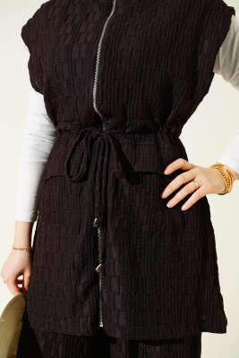 Bel Tünelli Kabartma Desen Yelekli Takım Kahve - Thumbnail