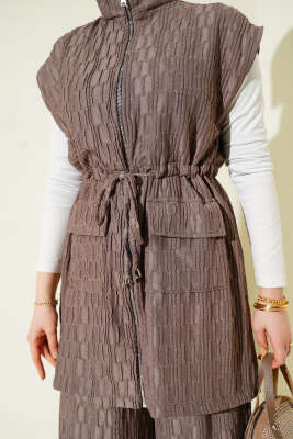 Bel Tünelli Kabartma Desen Yelekli Takım Vizon - Thumbnail