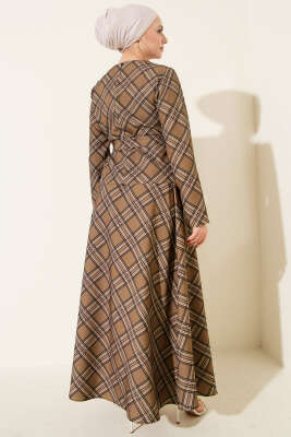 Ekoseli Desenli Etekli Bluzlu Takım Latte - Thumbnail