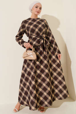 Pazarium - Ekoseli Desenli Etekli Bluzlu Takım Kahve