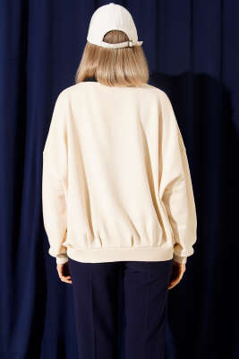 Yazı Nakışlı Oversize Sweatshirt Bej - Thumbnail