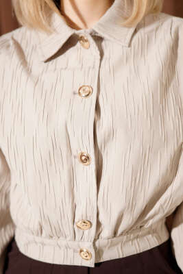 Gold Düğmeli Kabartmalı Kısa Ceket Bej - Thumbnail