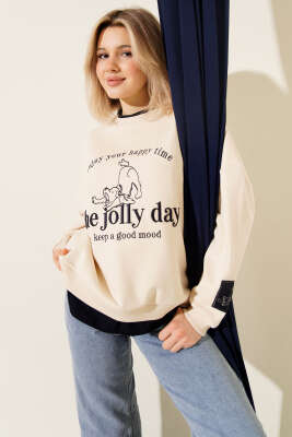 Pazarium - The Jolly Day Nakışlı Salaş Sweatshirt Bej