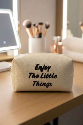 Pazarium - Yazılı Makyaj Çantası Bej