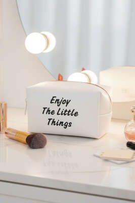 Pazarium - Yazılı Makyaj Çantası Beyaz