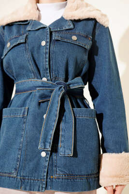 Yaka ve Bilek Kürklü Cepli Kot Ceket Mavi - Thumbnail