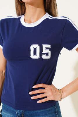 05 Baskılı T-shirt Lacivert - Kadın Giyim Modelleri
