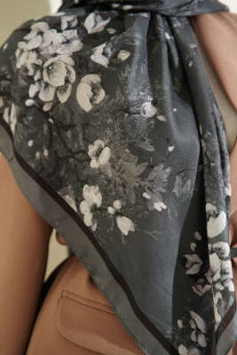 120 cm Çiçek Desen Eşarp Füme - Başörtüsü