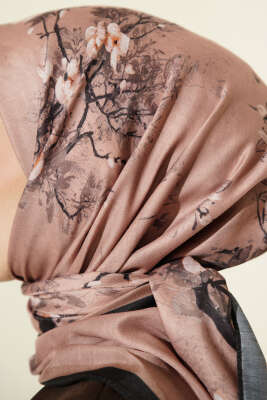 120 cm Çiçek Desen Eşarp Siyah Latte - Başörtüsü